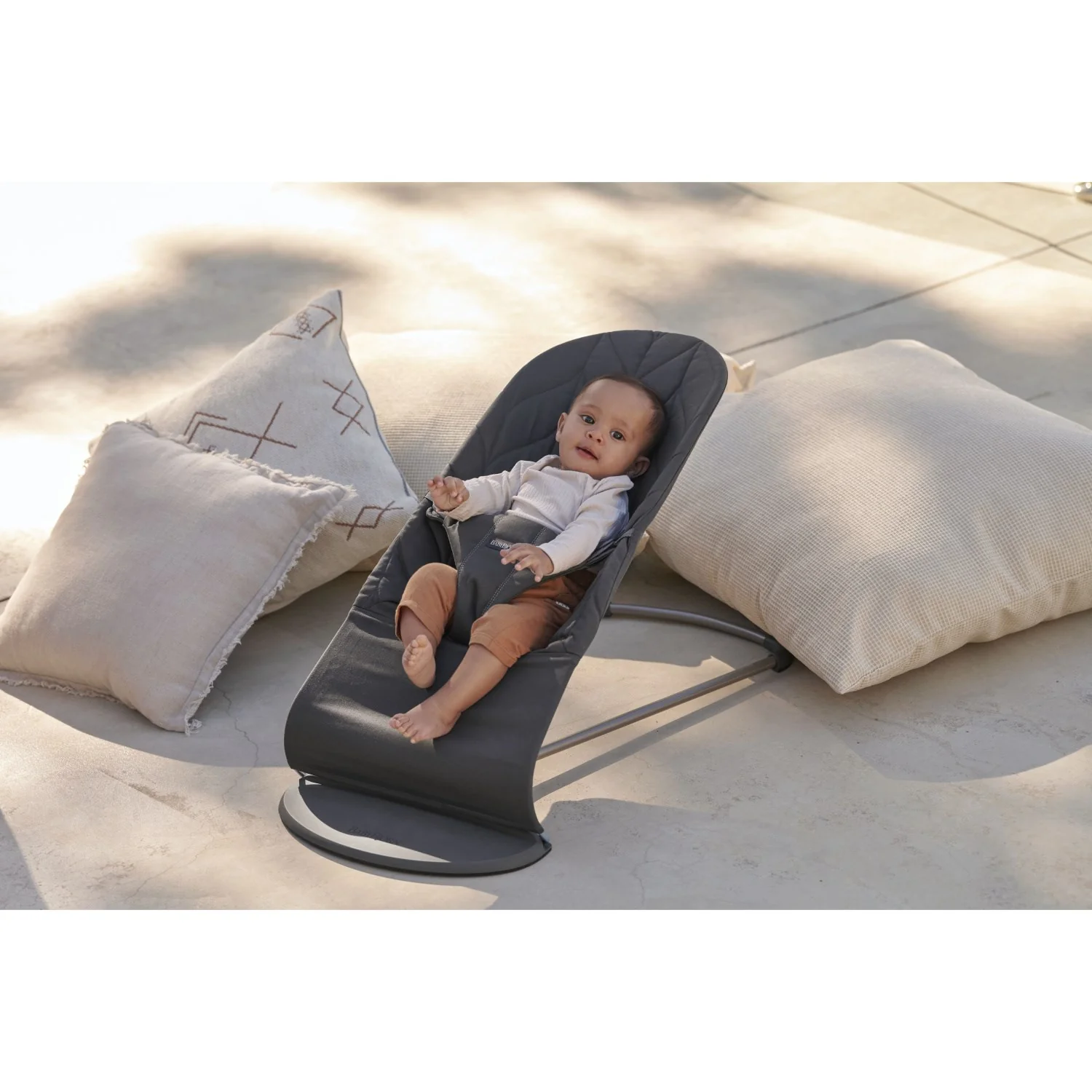 BabyBjörn Anthracite Grey Skråstol Bliss - Vævet, Blomsterbladsquilt - Image 20