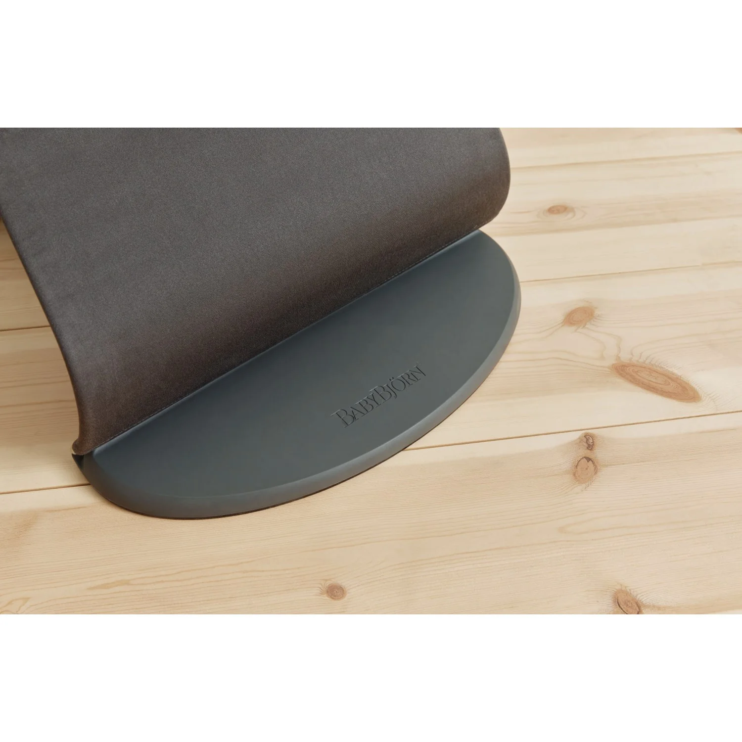 BabyBjörn Anthracite Grey Skråstol Bliss - Vævet, Blomsterbladsquilt - Image 32