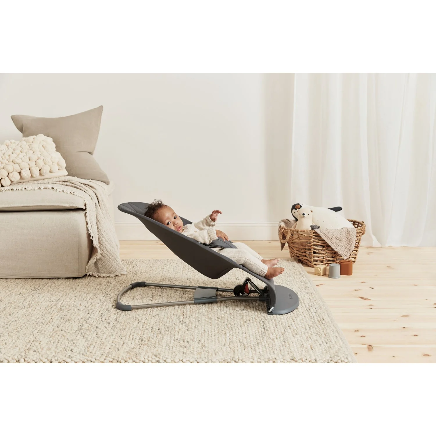 BabyBjörn Anthracite Grey Skråstol Bliss - Vævet, Blomsterbladsquilt - Image 6