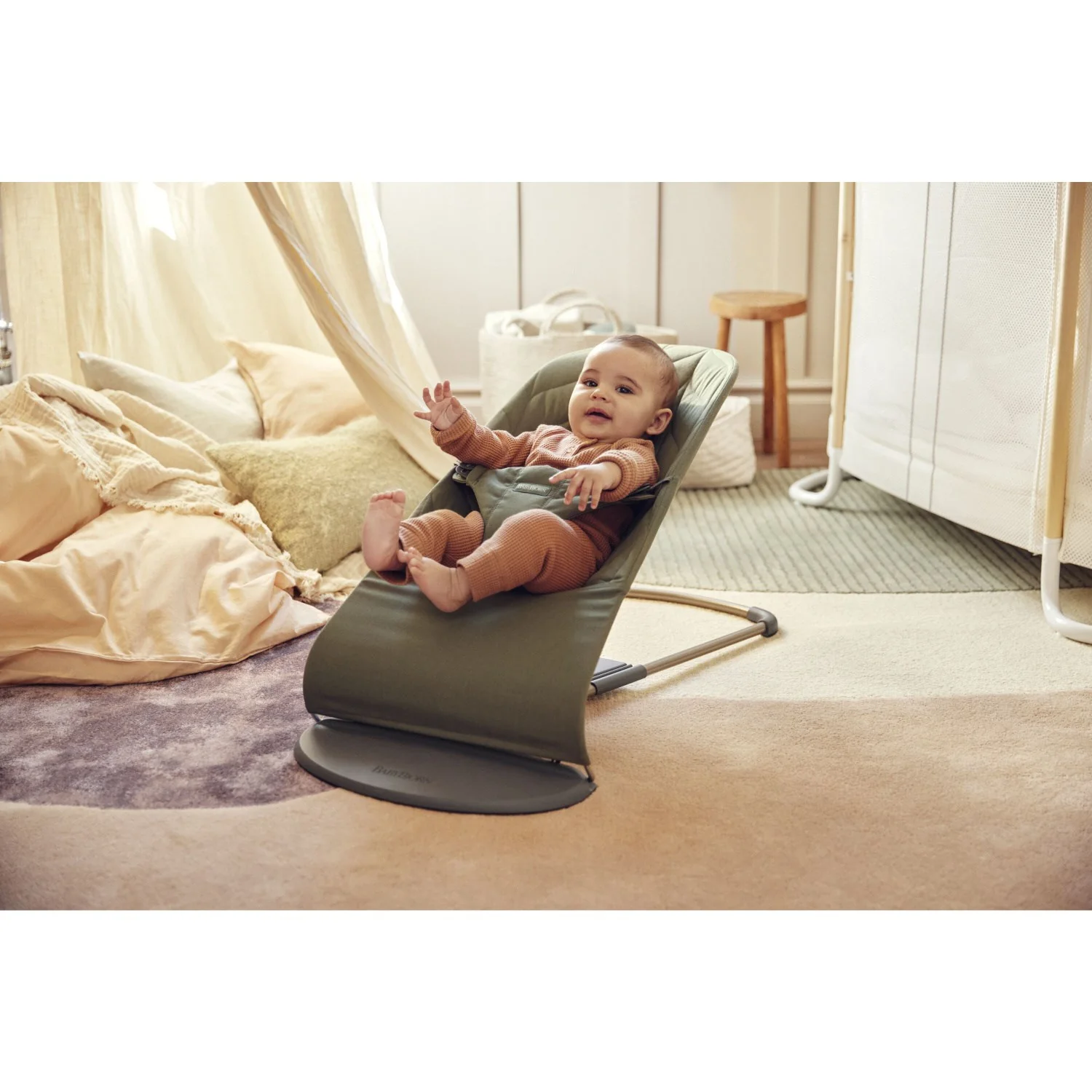 BabyBjörn Dark Green Skråstol Bliss - Vævet, Blomsterbladsquilt - Image 3