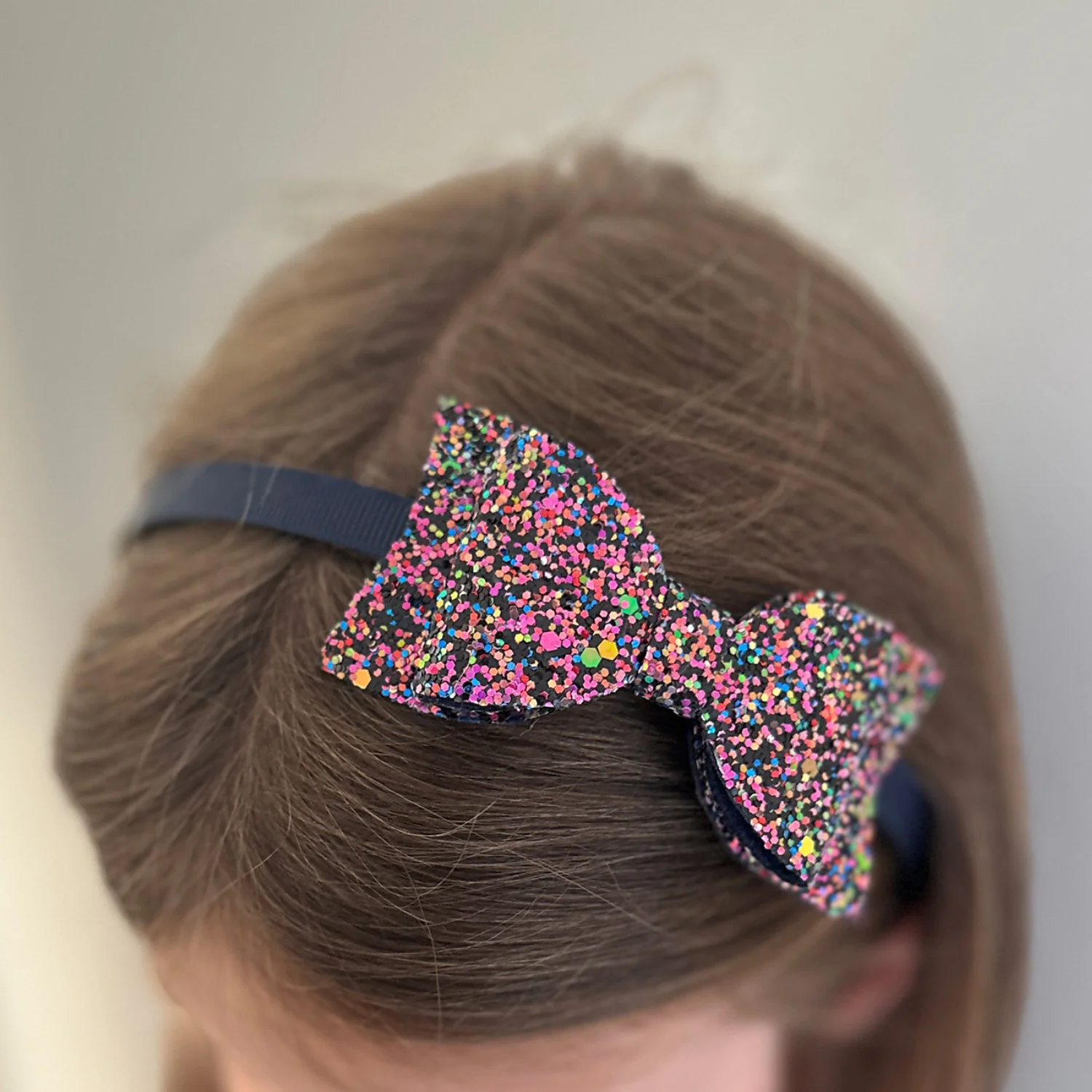 Bow's by Stær Navy Sløjfe Hårbøjle - Image 2
