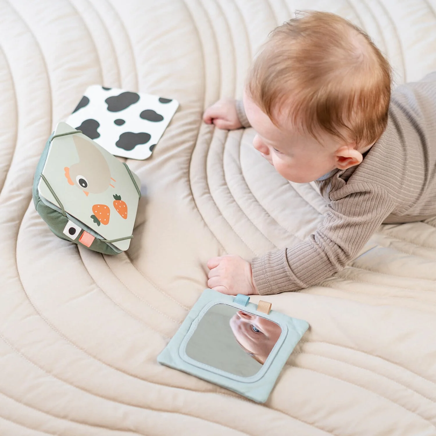 DonebyDeer Tiny Farm Green Baby Kontrastkortholder - Image 2