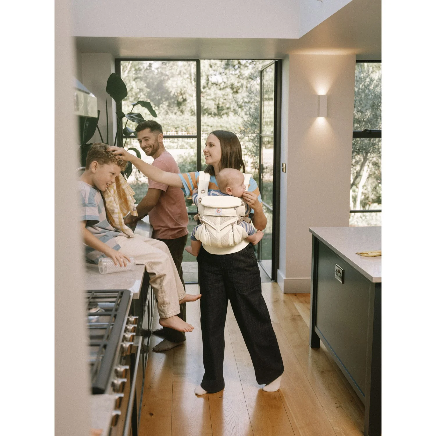 Ergobaby Luminous Ivory Omni Classic - Image 2