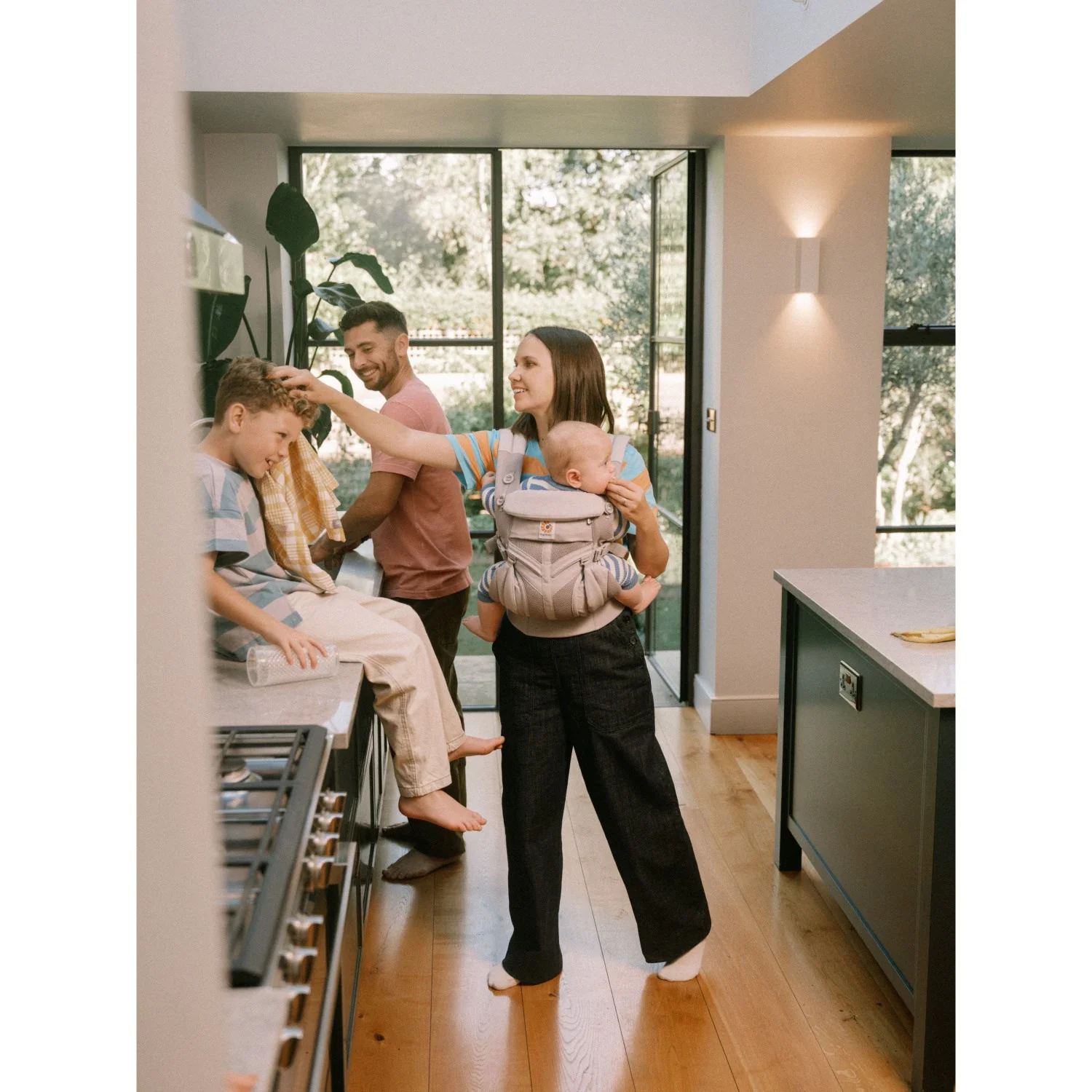 Ergobaby Pearl Grey Omni Classic - Image 10