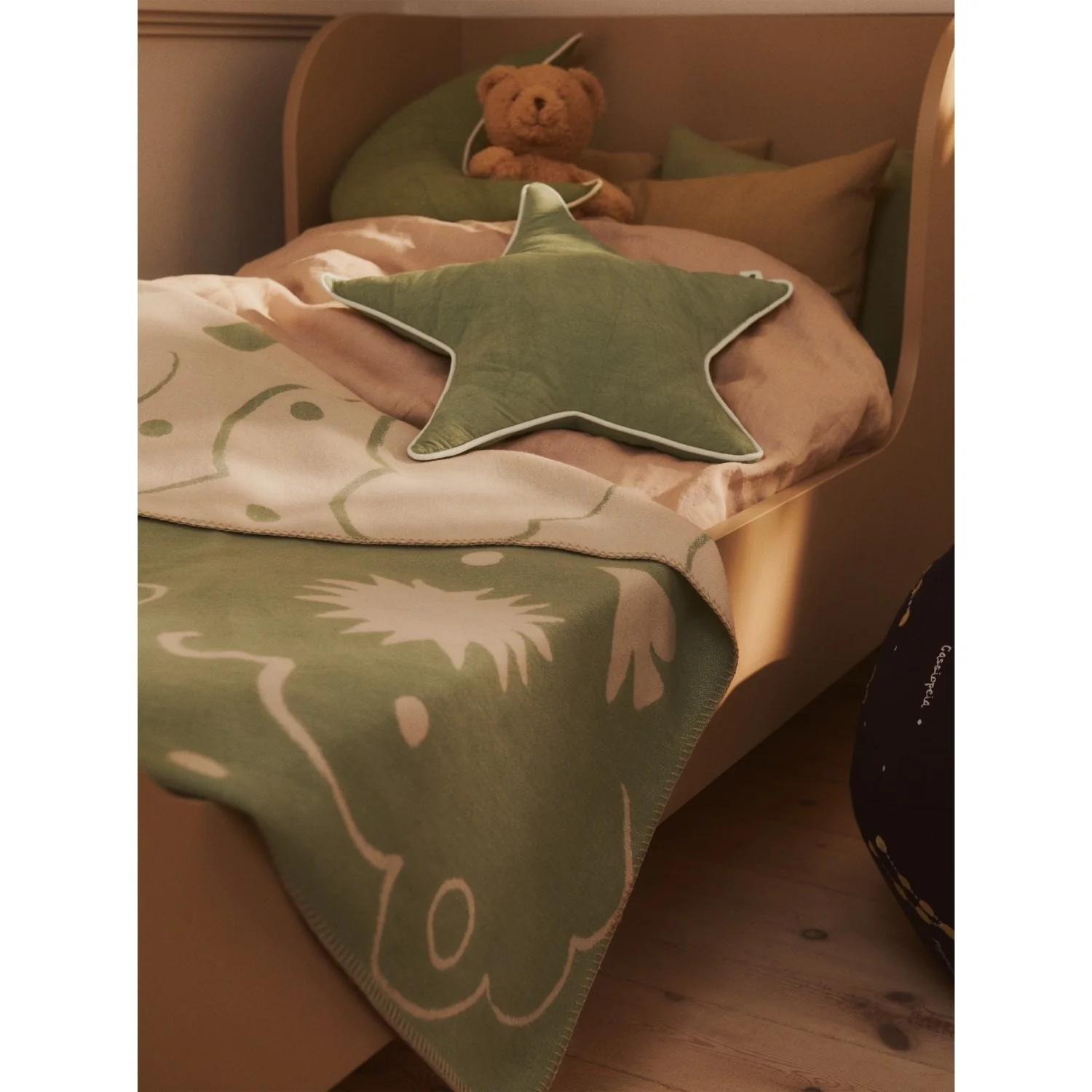 Ferm Living Tea Green Moon Pude - Image 2