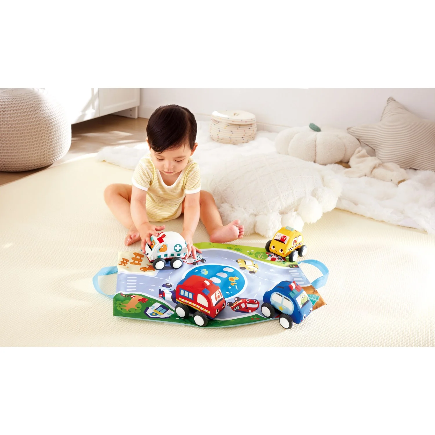 Hape Pull-Back Plys Bilsæt - Image 14
