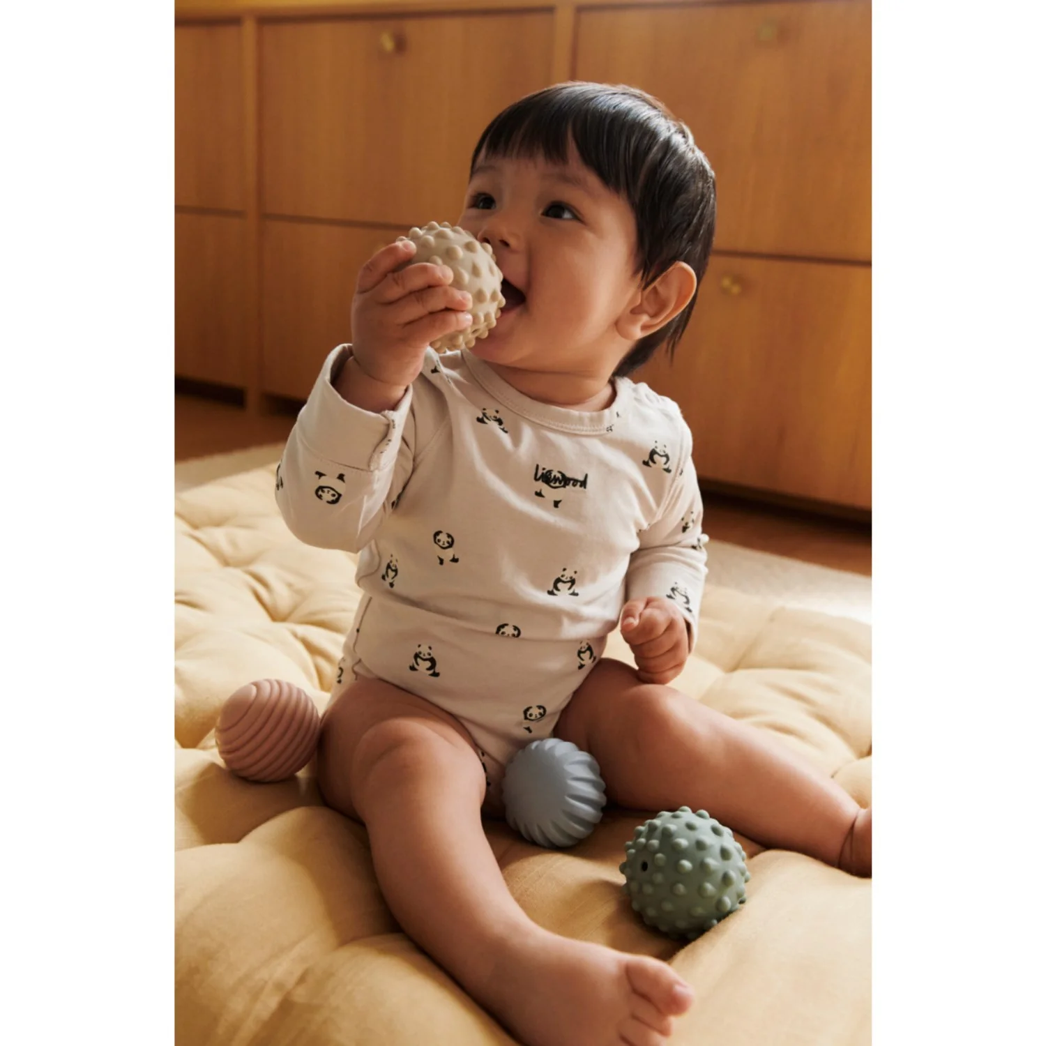 LIEWOOD Beach Blue / Multi Mix Dorian Baby Sensory Balls - Image 3