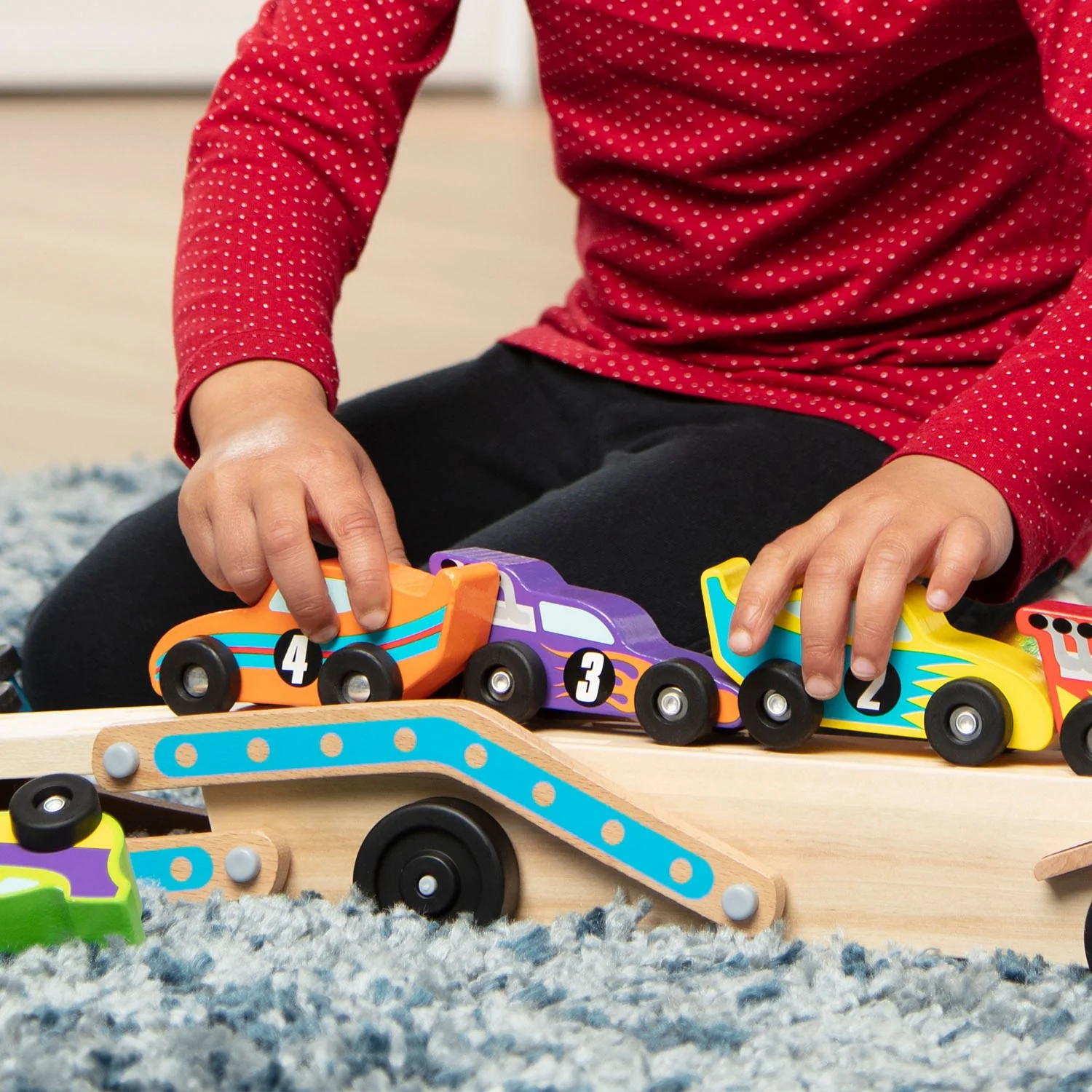 Melissa & Doug Multifarvet Biltransporter "Mega Racerbiler" Sæt - Image 3