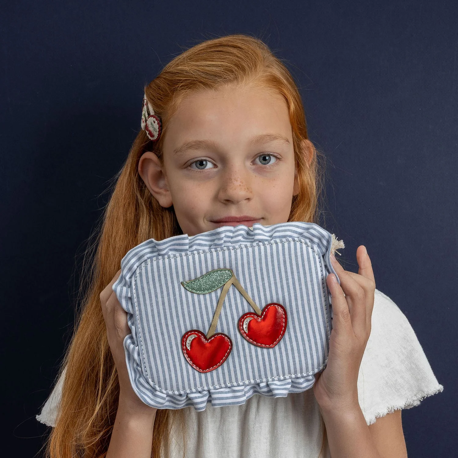 Mimi & Lula Skuldertaske - Striped Cherry Mon Cheri - Image 2