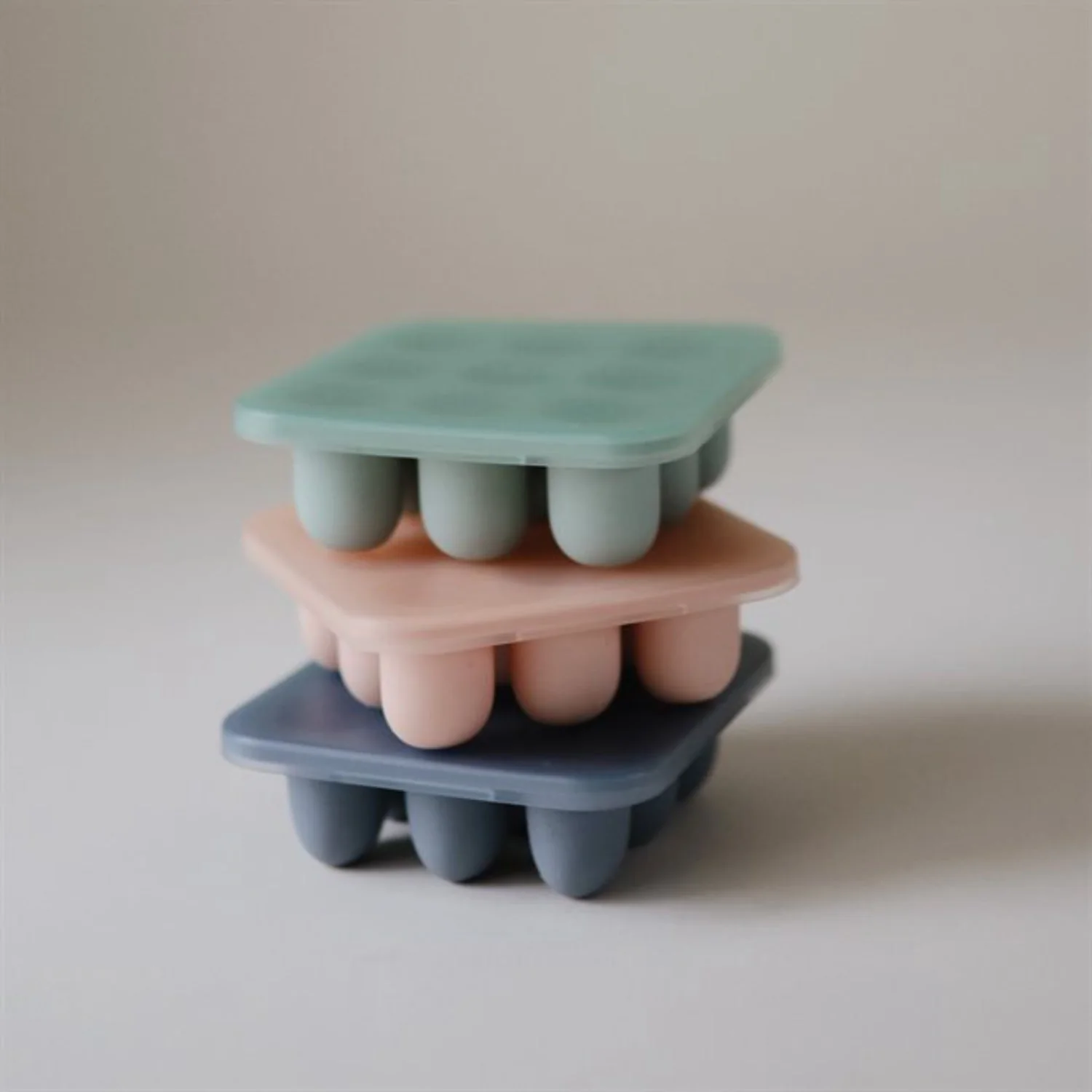 Mushie Blush Fresh Food Feeder Freezer Tray - Image 5