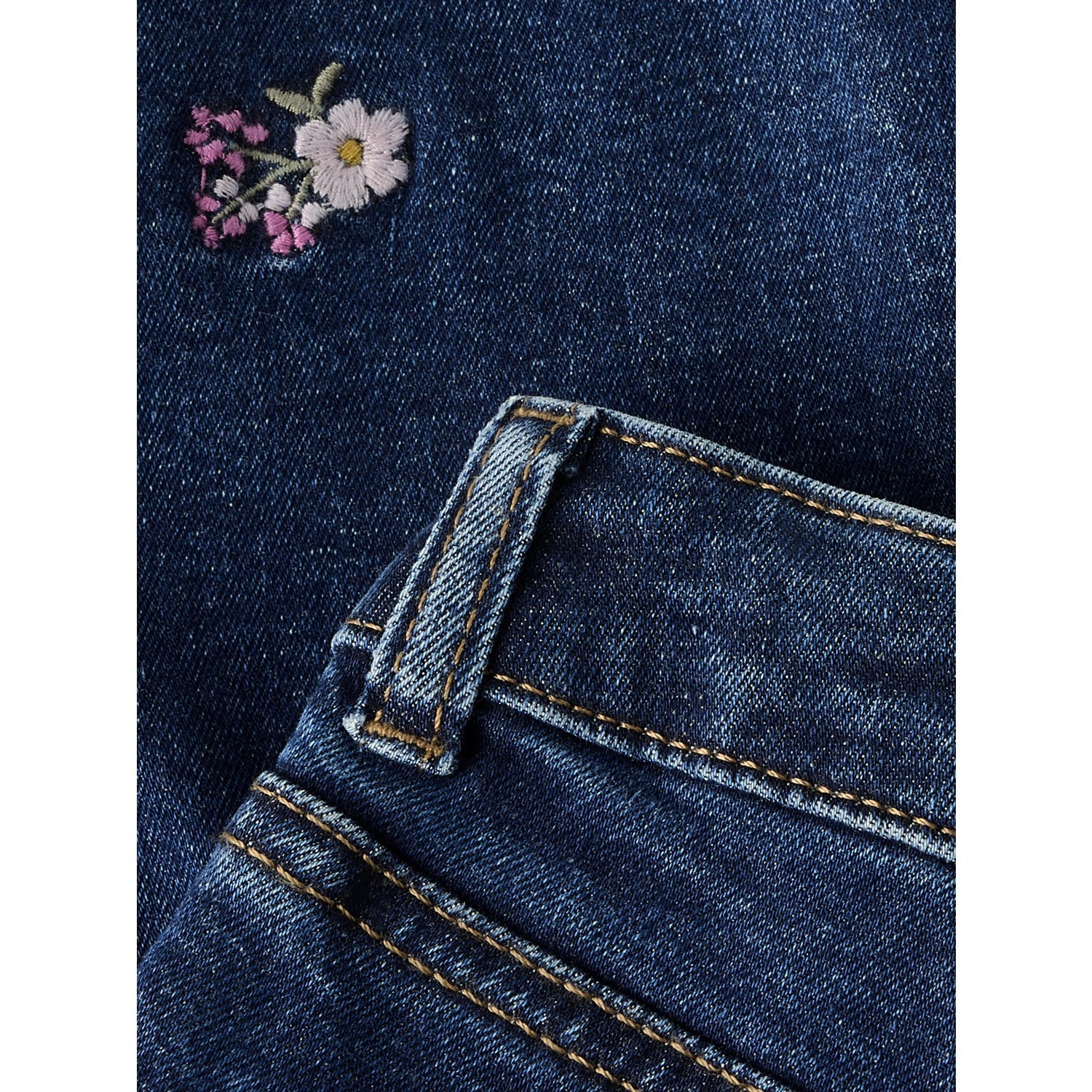 Name It Denim Blue Emb Nmfbella Mom Emb Jeans 1224-Fr Noos - Image 2