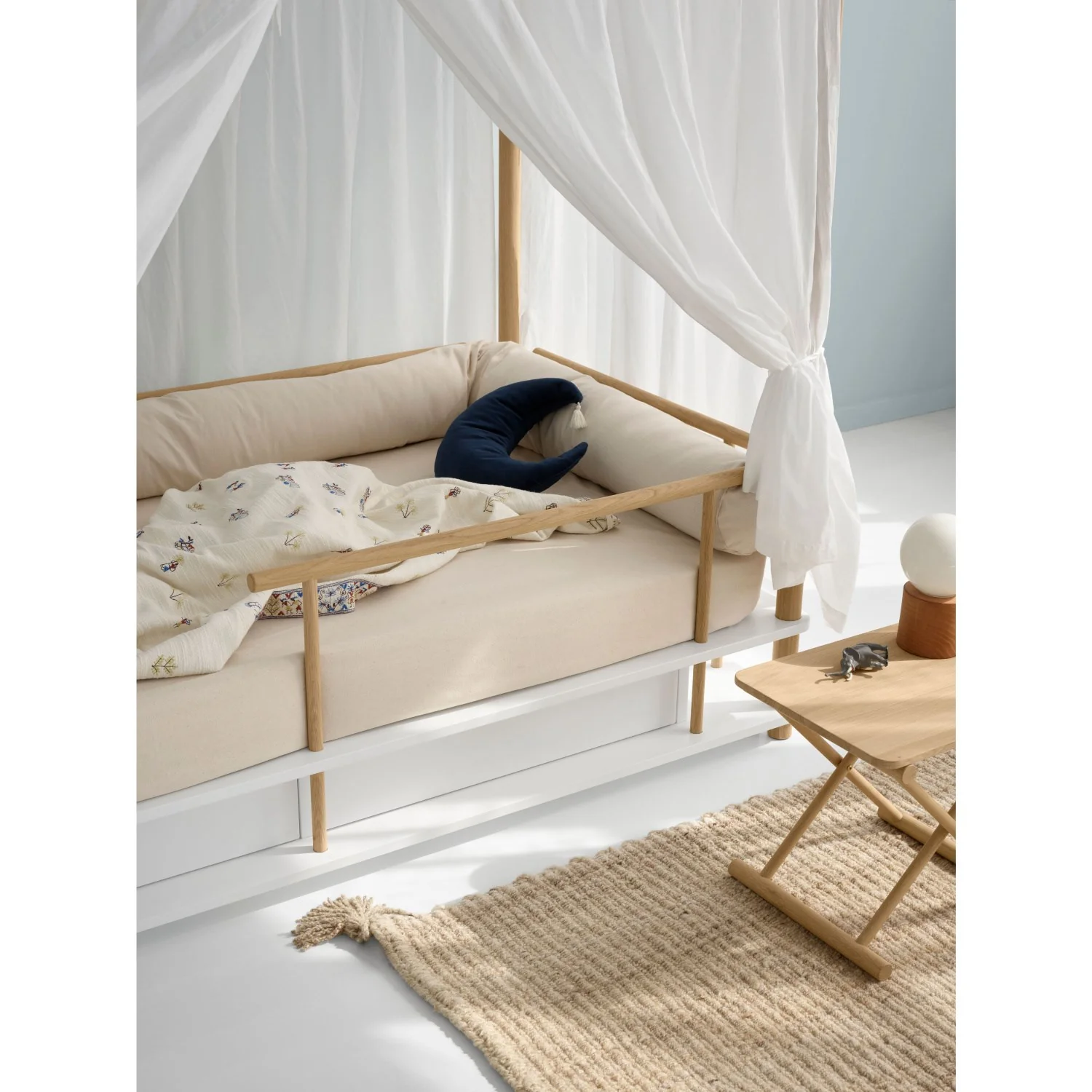 Oliver Furniture Camp Sengehimmel Sahara White - Image 3