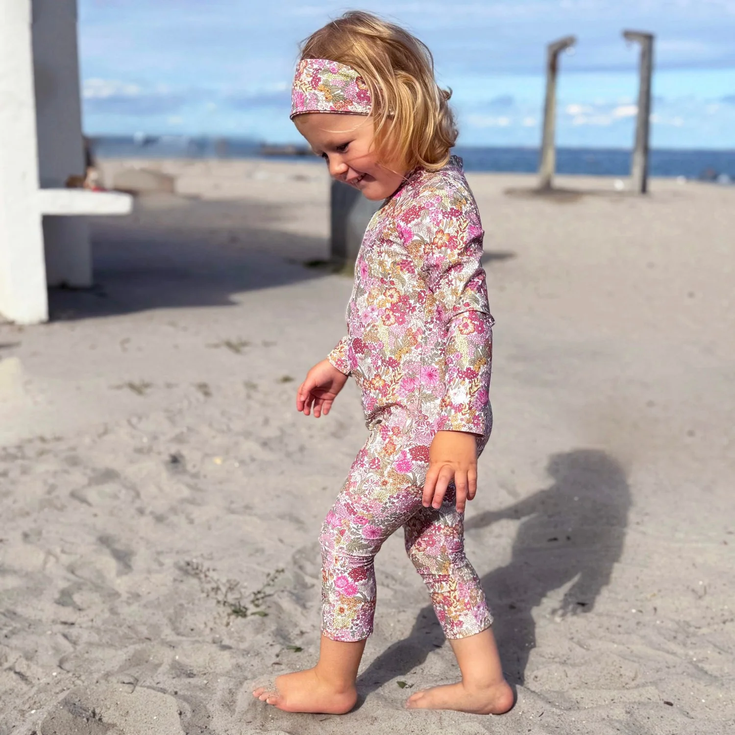 Petit Crabe Margaret Annie (Made With Liberty© Fabric) Lou Basic Badeheldragt L/S - Image 2