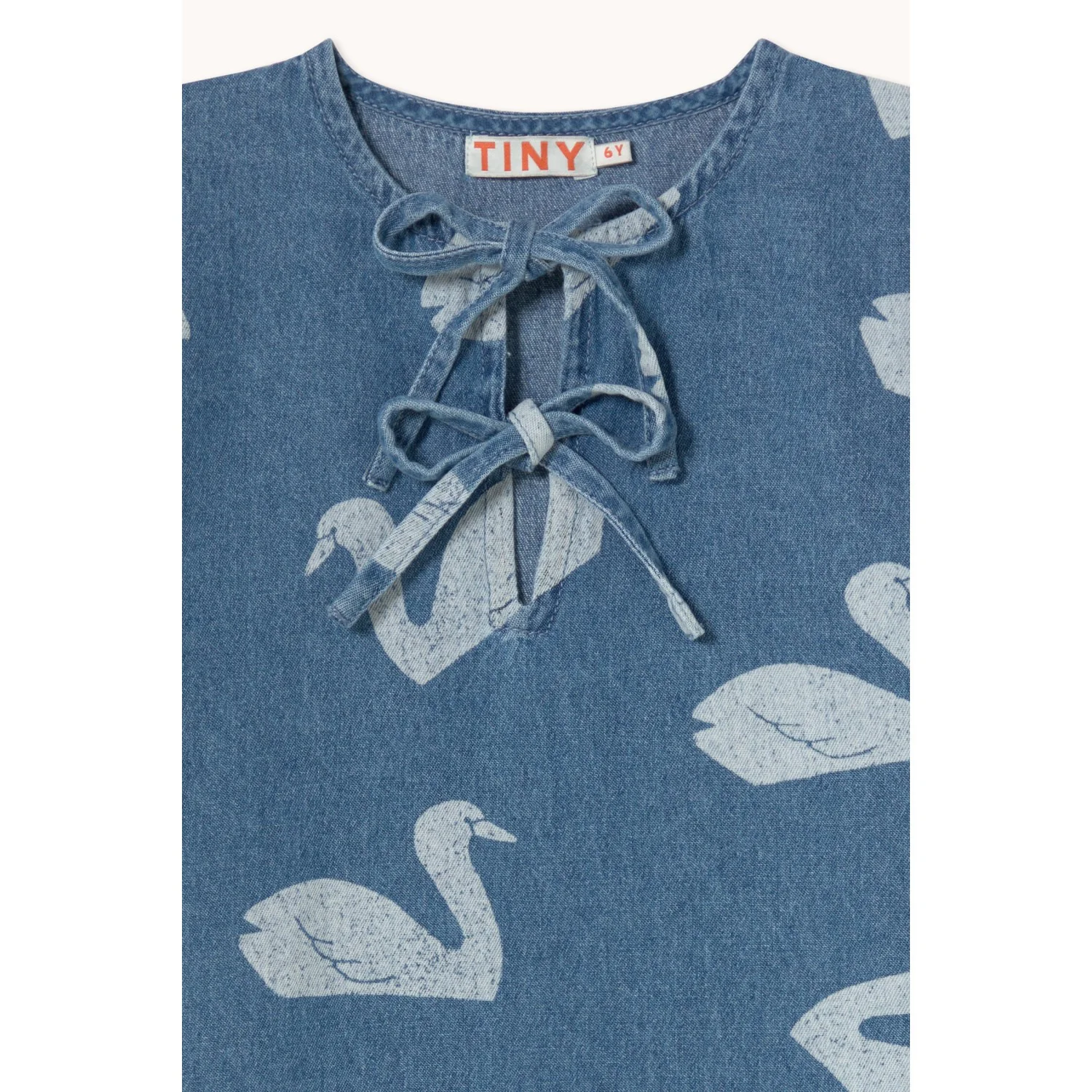 TinyCottons Medium Wash Denim Big Swans Kjole - Image 4